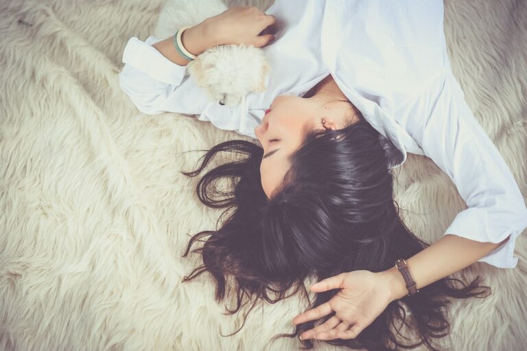 How Much Deep Sleep Do You Need for Your Age? Here is What We know!
